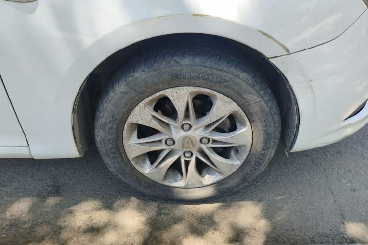 Used Baojun 630 2014 1.5L manual standard version Right Front Wheel Hub