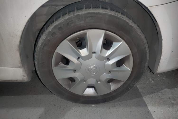 Used Baojun 630 2014 1.5L manual standard version Right Front Wheel Hub