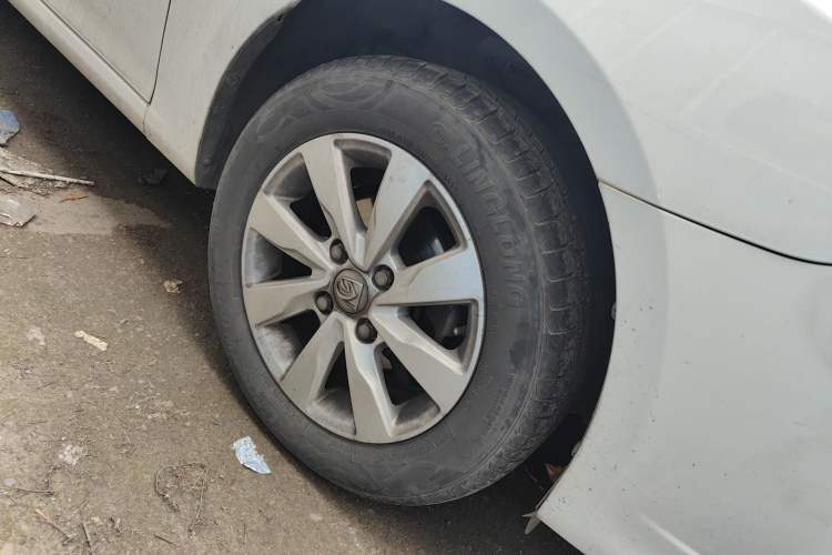 Used Baojun 630 2014 1.5L manual Comfort trim level Right Front Wheel Hub