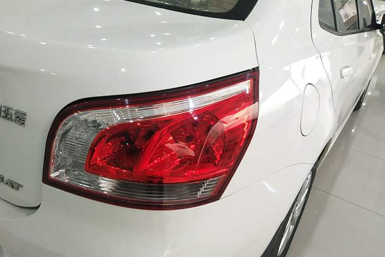 Used Baojun 630 2014 1.5L automatic comfort version Right Rear Taillight