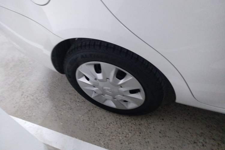 Used Baojun 630 2014 1.5L manual standard version Right Rear Wheel Hub