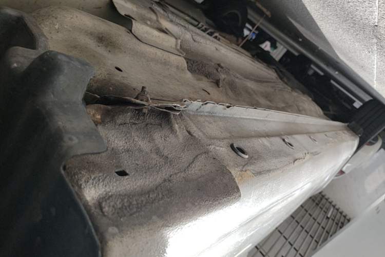 Used Baojun 630 2014 1.5L automatic comfort version Right Side Sill