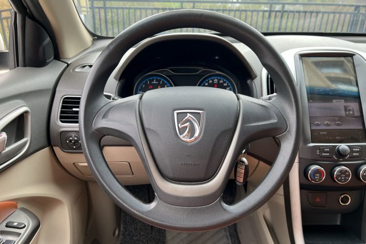 Used Baojun 630 2014 1.5L manual standard version Steering Wheel