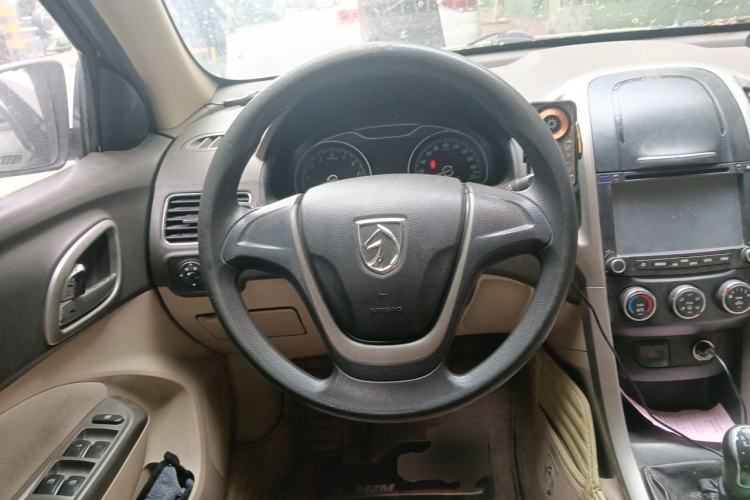 Used Baojun 630 2014 1.5L manual standard version Steering Wheel