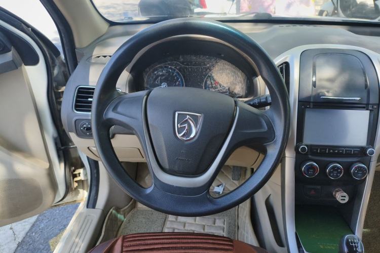 Used Baojun 630 2014 1.5L manual standard version Steering Wheel