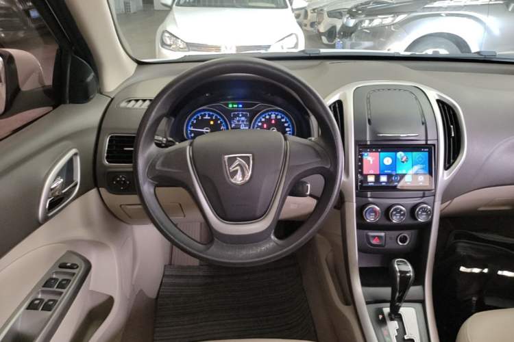 Used Baojun 630 2014 1.5L automatic comfort version Steering Wheel
