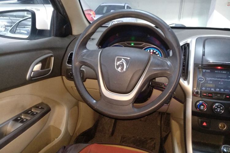 Used Baojun 630 2014 1.5L manual standard version Steering Wheel