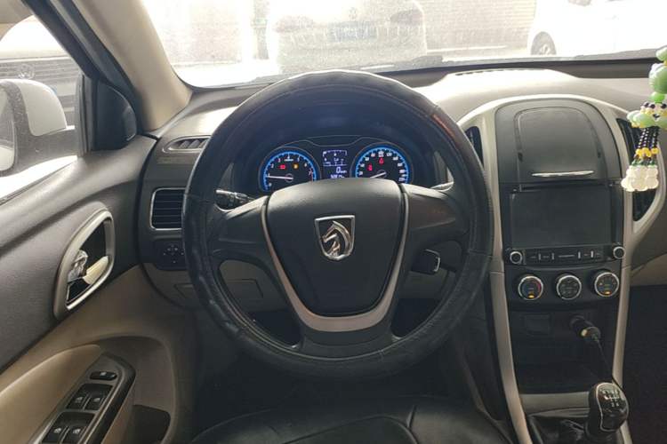 Used Baojun 630 2014 1.5L manual Comfort trim level Steering Wheel