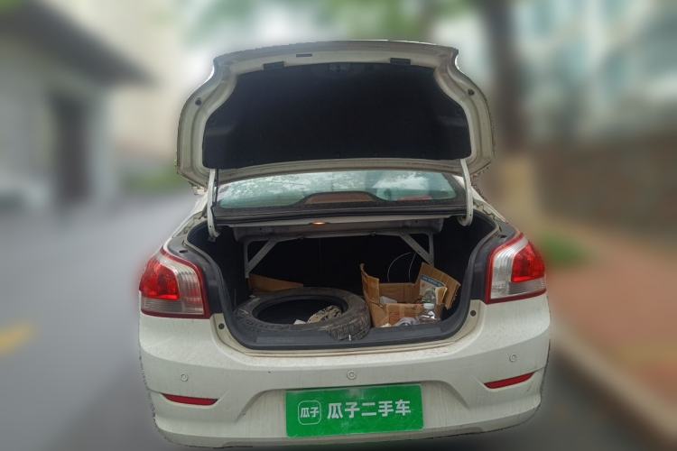Used Baojun 630 2014 1.5L manual Comfort trim level Trunk