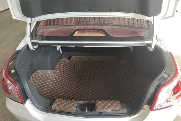 Used Baojun 630 2014 1.5L automatic comfort version Trunk