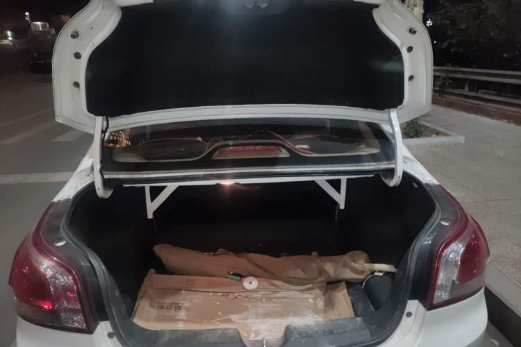 Used Baojun 630 2014 1.5L manual standard version Trunk