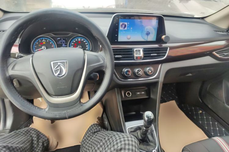 Used Baojun 630 2016 1.5L Manual Standard Edition Center Console