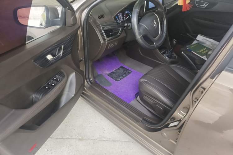 Used Baojun 630 2016 1.5L manual Comfort trim level Driver Seat
