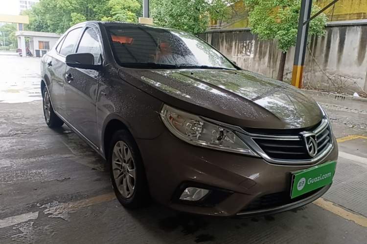 Used Baojun 630 2016 1.5L manual Comfort trim level Front Right 45 Deg