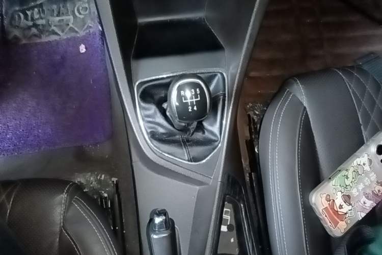 Used Baojun 630 2016 1.5L manual Comfort trim level Gear Lever