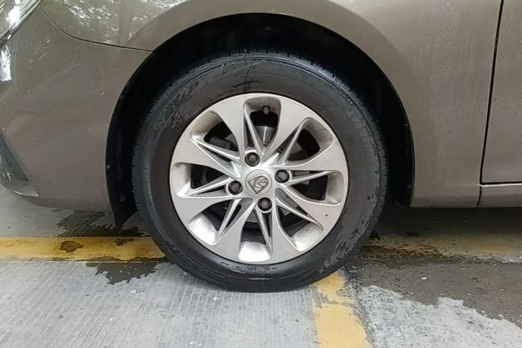 Used Baojun 630 2016 1.5L manual Comfort trim level Left Front Wheel Hub