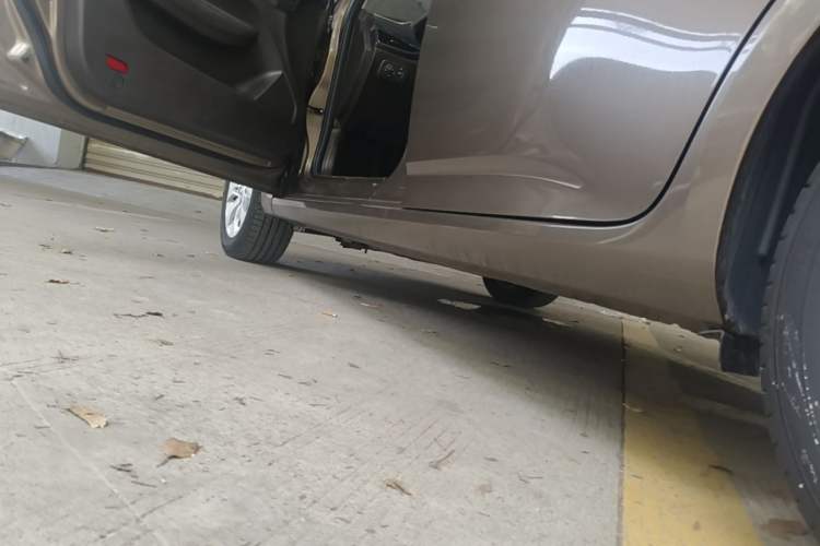 Used Baojun 630 2016 1.5L manual Comfort trim level Left Side Sill