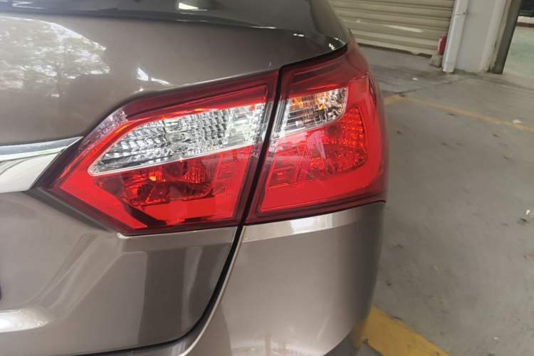 Used Baojun 630 2016 1.5L manual Comfort trim level Right Rear Taillight