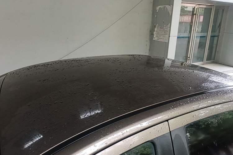 Used Baojun 630 2016 1.5L manual Comfort trim level Roof