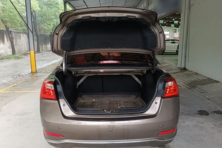 Used Baojun 630 2016 1.5L manual Comfort trim level Trunk