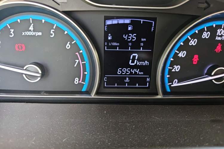 Used Baojun 630 2016 1.5L manual Comfort trim level Odometer Close Up