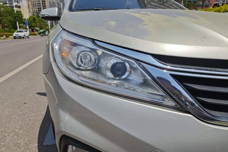 Used Baojun 630 2016 1.5L manual Comfort trim level Right Front Headlight