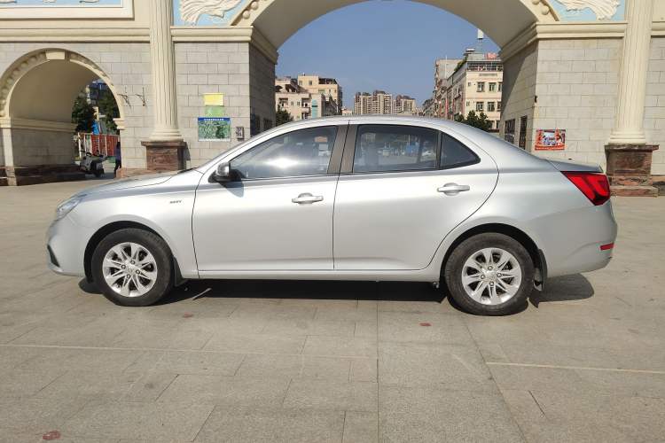 Used Baojun 630 2016 1.5L automatic comfort version Exterior 3