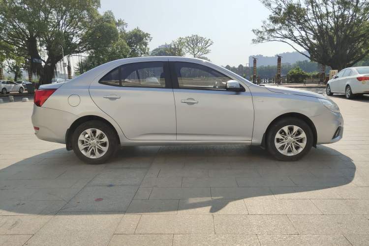 Used Baojun 630 2016 1.5L automatic comfort version Exterior 4