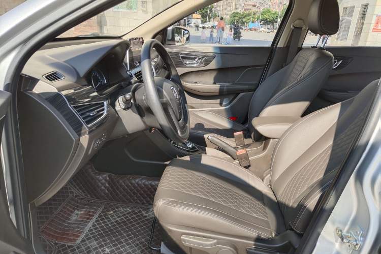 Used Baojun 630 2016 1.5L automatic comfort version Interior 5