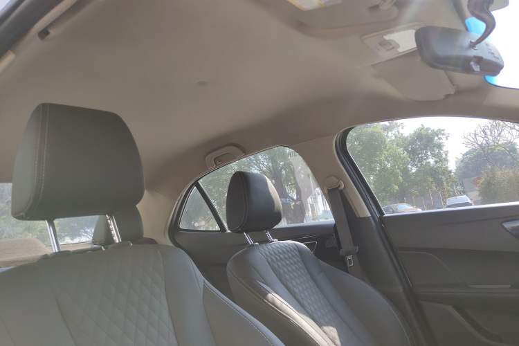 Used Baojun 630 2016 1.5L automatic comfort version Interior 7