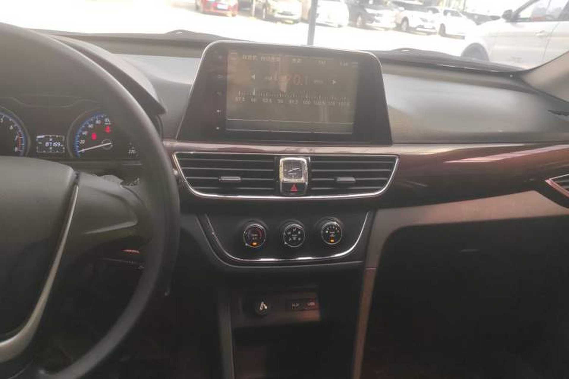 Used Baojun 630 2016 1.5L Manual Standard Edition Audio And AC Panel