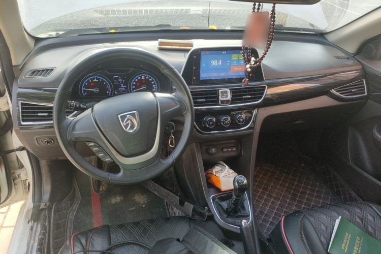 Used Baojun 630 2016 1.5L Manual Elite Edition Center Console