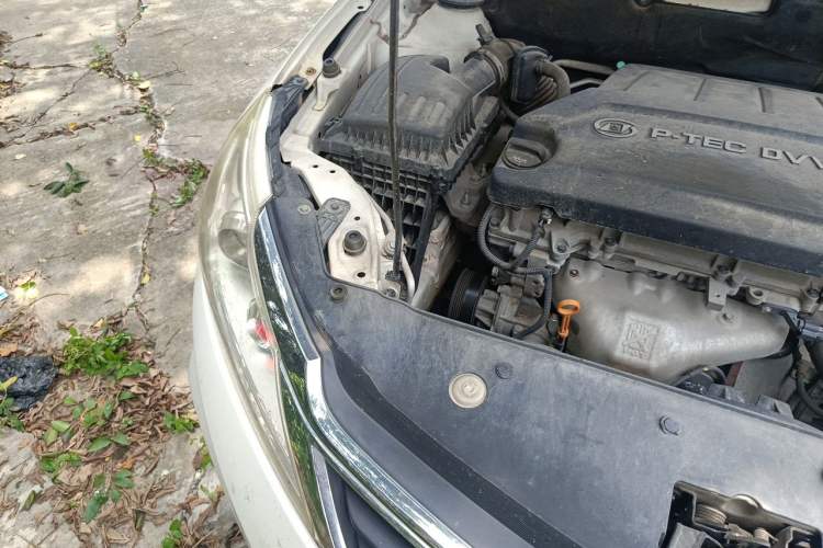 Used Baojun 630 2016 1.5L manual Comfort trim level Engine Bay Right