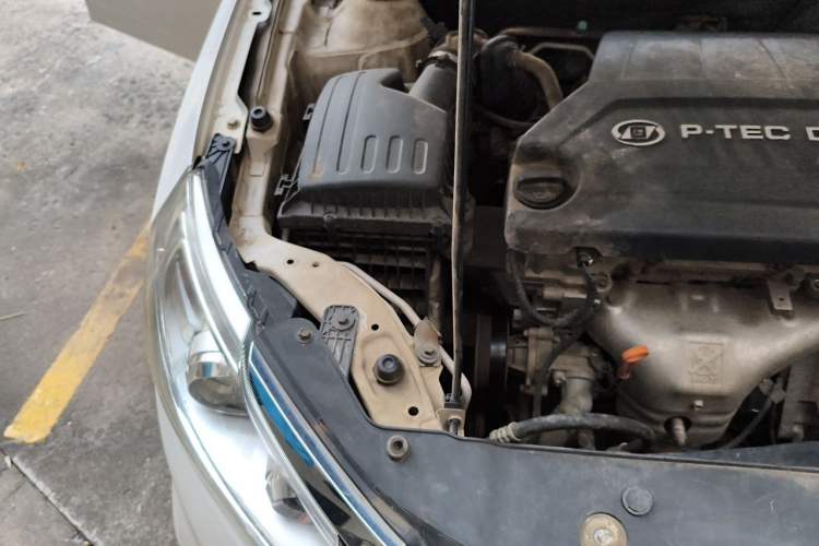 Used Baojun 630 2016 1.5L Manual Elite Edition Engine Bay Right