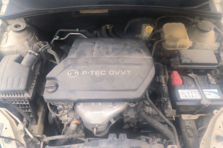Used Baojun 630 2016 1.5L automatic comfort version Engine Bay