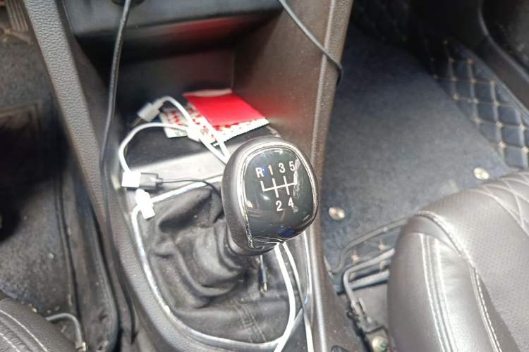 Used Baojun 630 2016 1.5L manual Comfort trim level Gear Lever