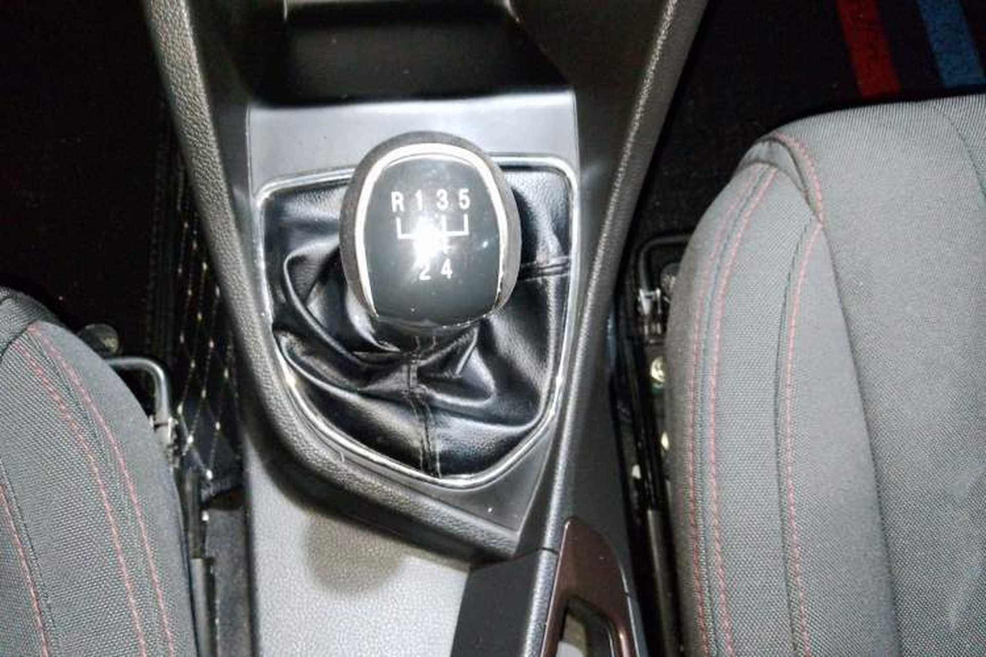 Used Baojun 630 2016 1.5L Manual Standard Edition Gear Lever