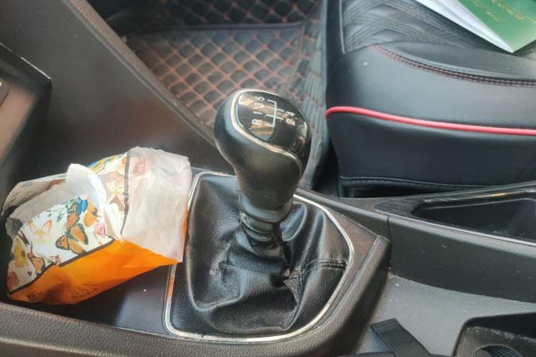 Used Baojun 630 2016 1.5L Manual Elite Edition Gear Lever