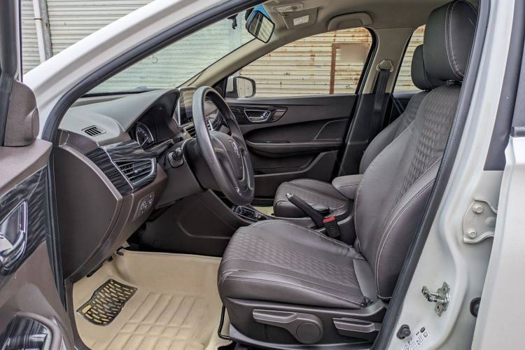 Used Baojun 630 2016 1.5L automatic comfort version Interior 2