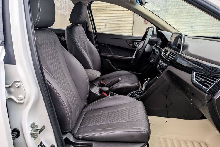 Used Baojun 630 2016 1.5L automatic comfort version Interior 6