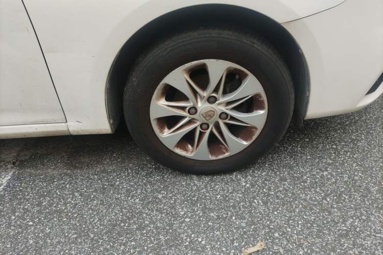 Used Baojun 630 2016 1.5L automatic comfort version Right Front Wheel Hub