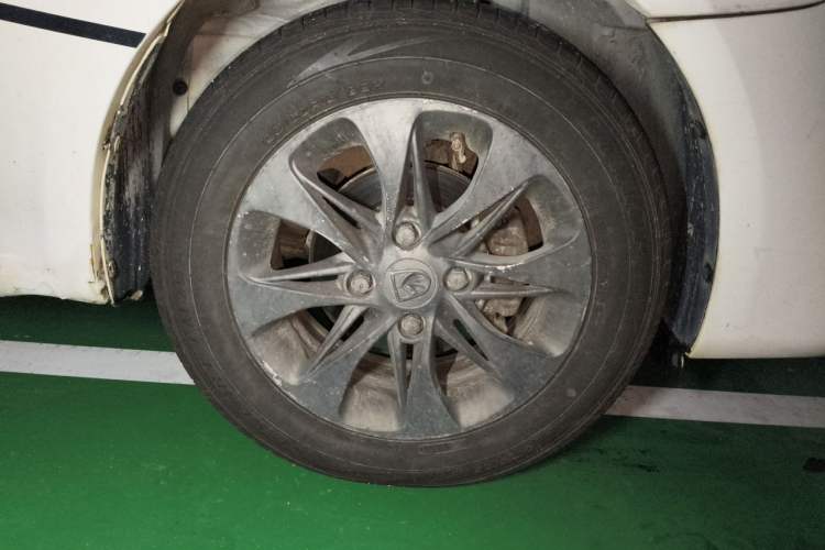 Used Baojun 630 2016 1.5L Manual Elite Edition Right Front Wheel Hub