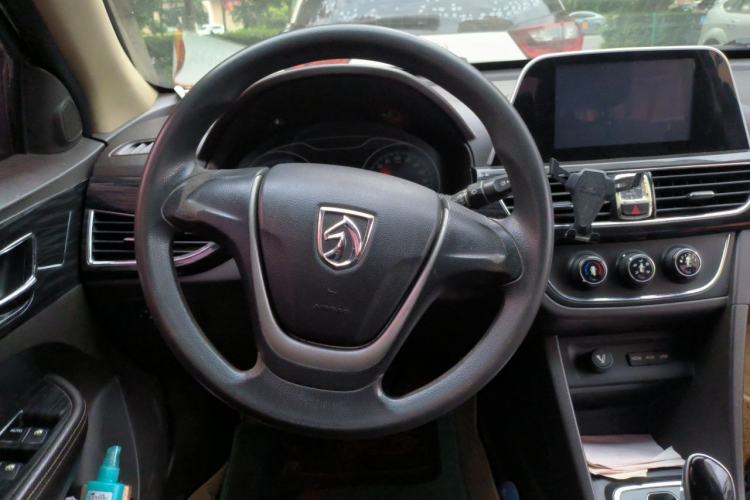 Used Baojun 630 2016 1.5L automatic comfort version Steering Wheel