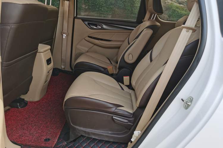 Used Baojun 730 2017 1.8L iAMT Prestige Version 7 Seats Left Front Seat