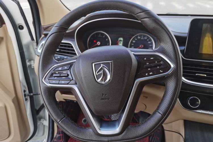 Used Baojun 730 2017 1.8L iAMT Prestige Version 7 Seats Steering Wheel