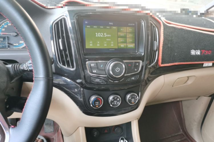 Used Baojun 730 2014 1.5L manual standard trim 7 seats Audio And AC Panel