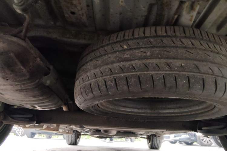 Used Baojun 730 2014 1.8L manual Comfort trim 7-seater Chassis Rear