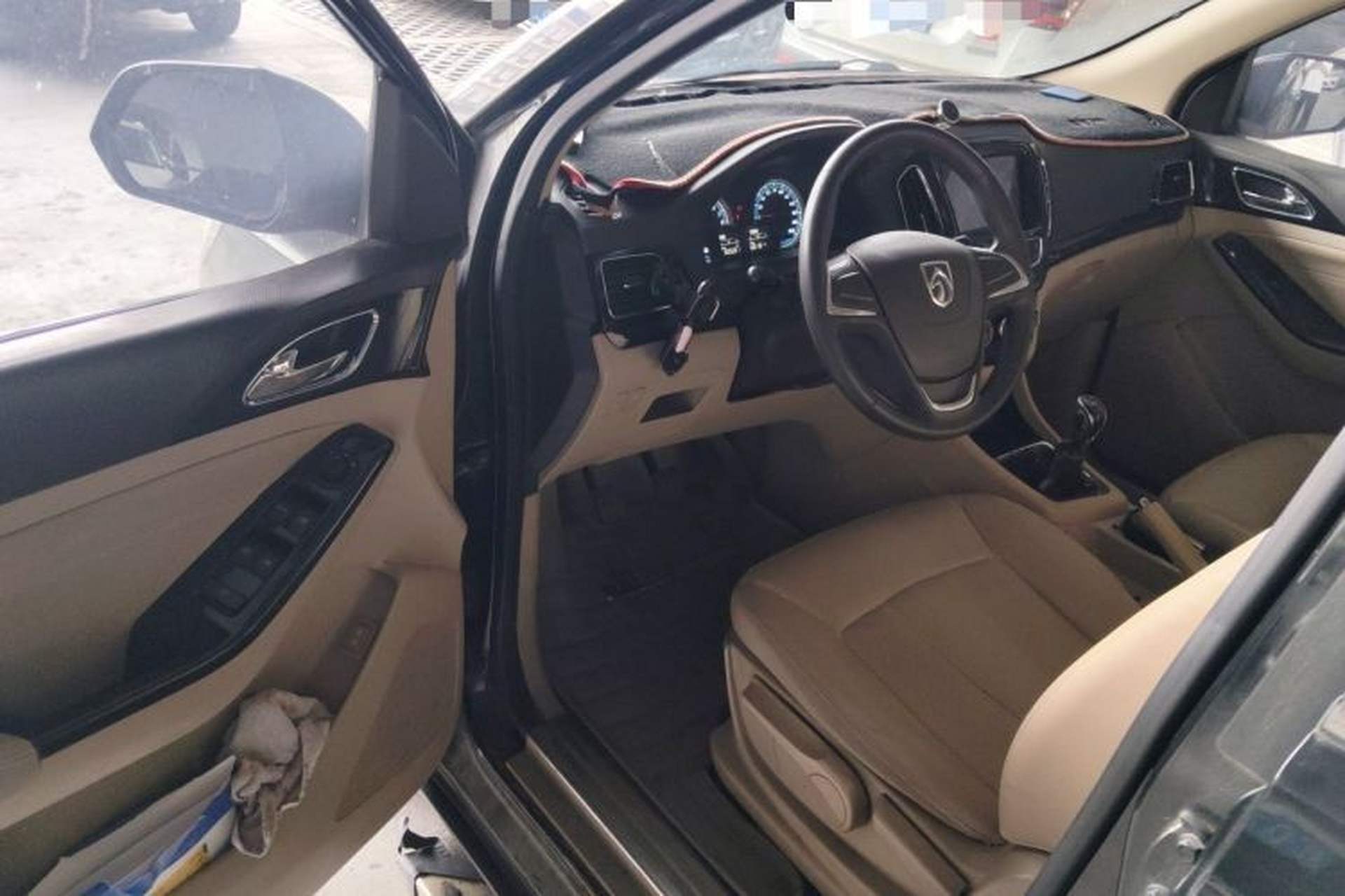 Used Baojun 730 2014 1.8L manual Comfort trim 7-seater Driver Seat