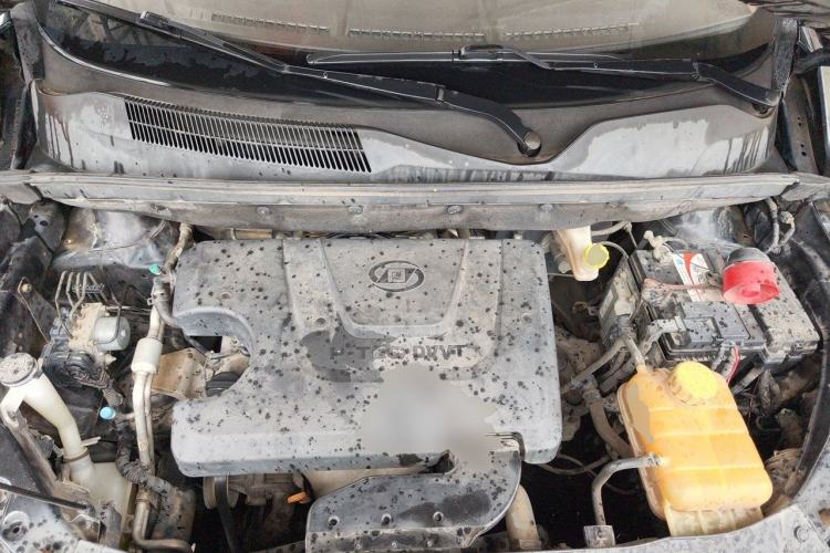 Used Baojun 730 2014 1.5L manual standard trim 7 seats Engine Bay
