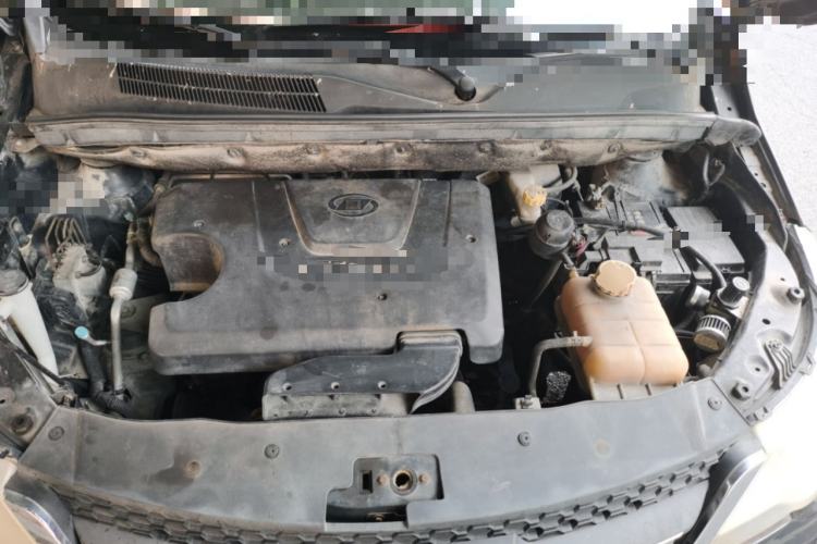 Used Baojun 730 2014 1.5L manual standard trim 7 seats Engine Bay